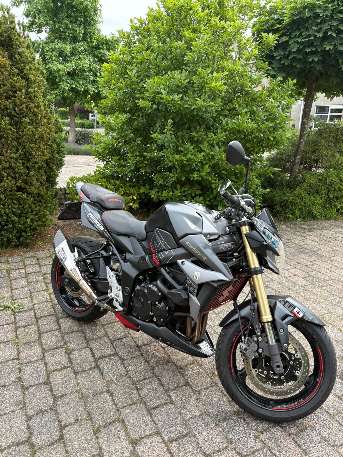 Suzuki GSR750 Freegun Yoshimura | 22k km | Zeer nette staat, Particulier