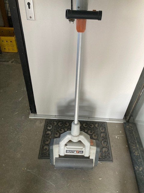 borstelmachine batavia, Tuin en Terras, Ophalen, Zo goed als nieuw, Batavia
