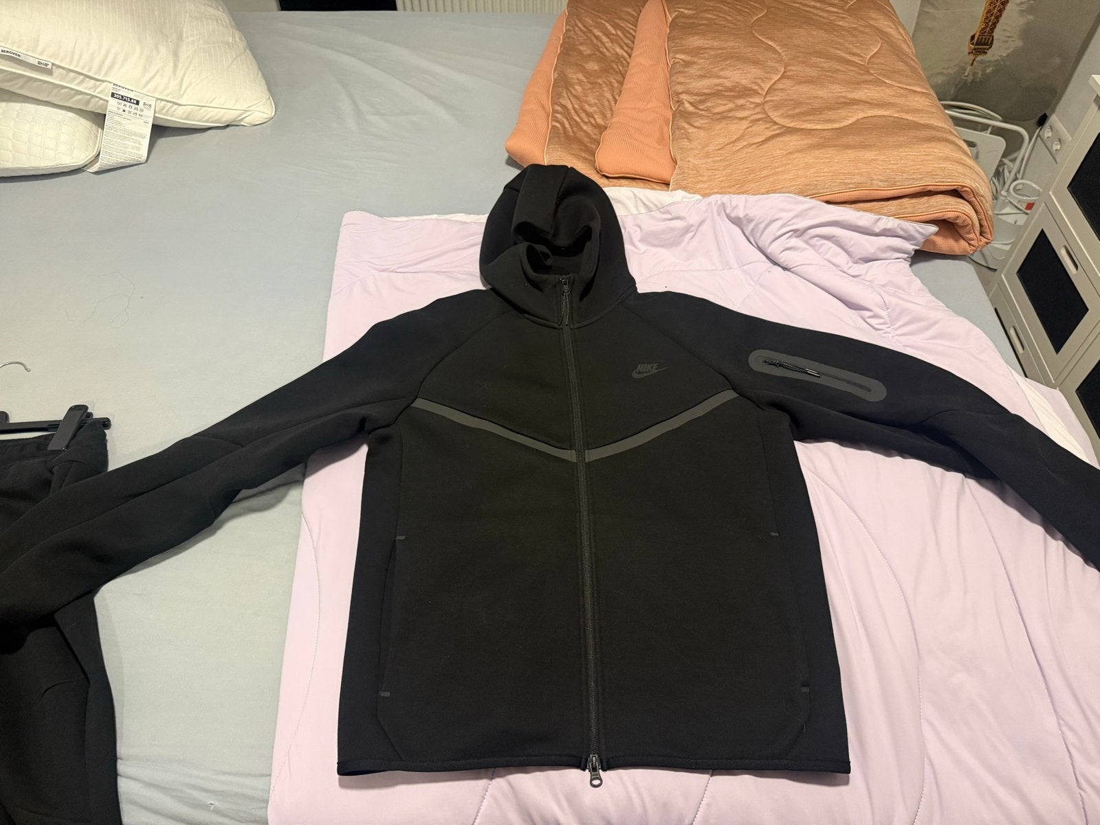 Nieuw Nike Tech Fleece Pak Zwart - Maat M met labels, Ophalen of Verzenden, Nieuw, Maat 48/50 (M), Zwart