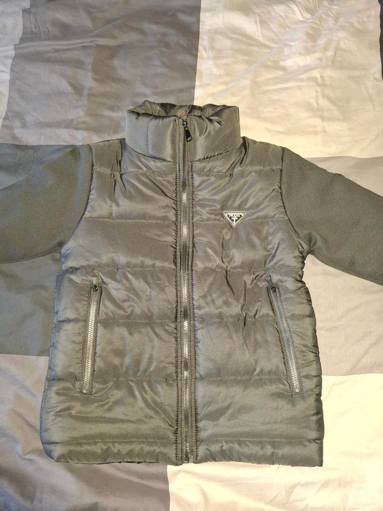 Prada jas maat M - Nieuw met dikke stof en kraag, Kleding | Dames, Jassen | Winter, Maat 38/40 (M), Prada, Nieuw, Ophalen of Verzenden