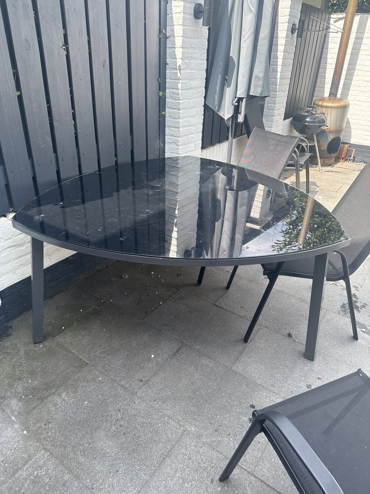 Gratis glazen driehoekige buitentafel, Ophalen, Gebruikt