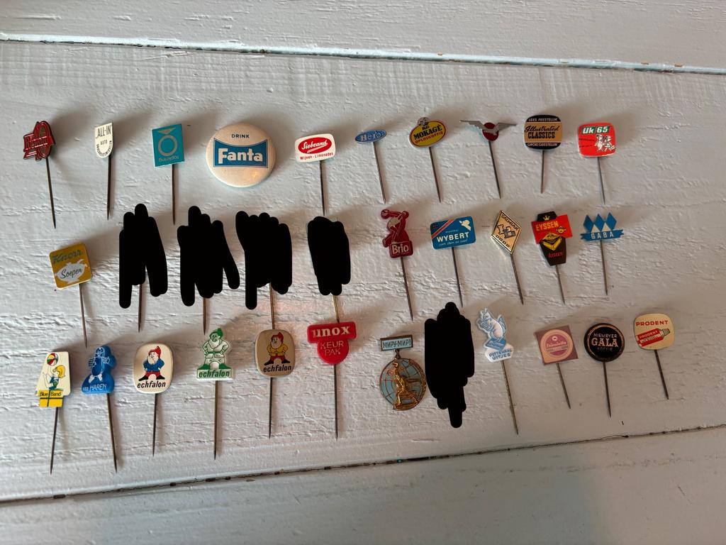 32 pins. Oa reclame pins van vroeger. Retro. Vintage, Ophalen of Verzenden, Gebruikt, Merk