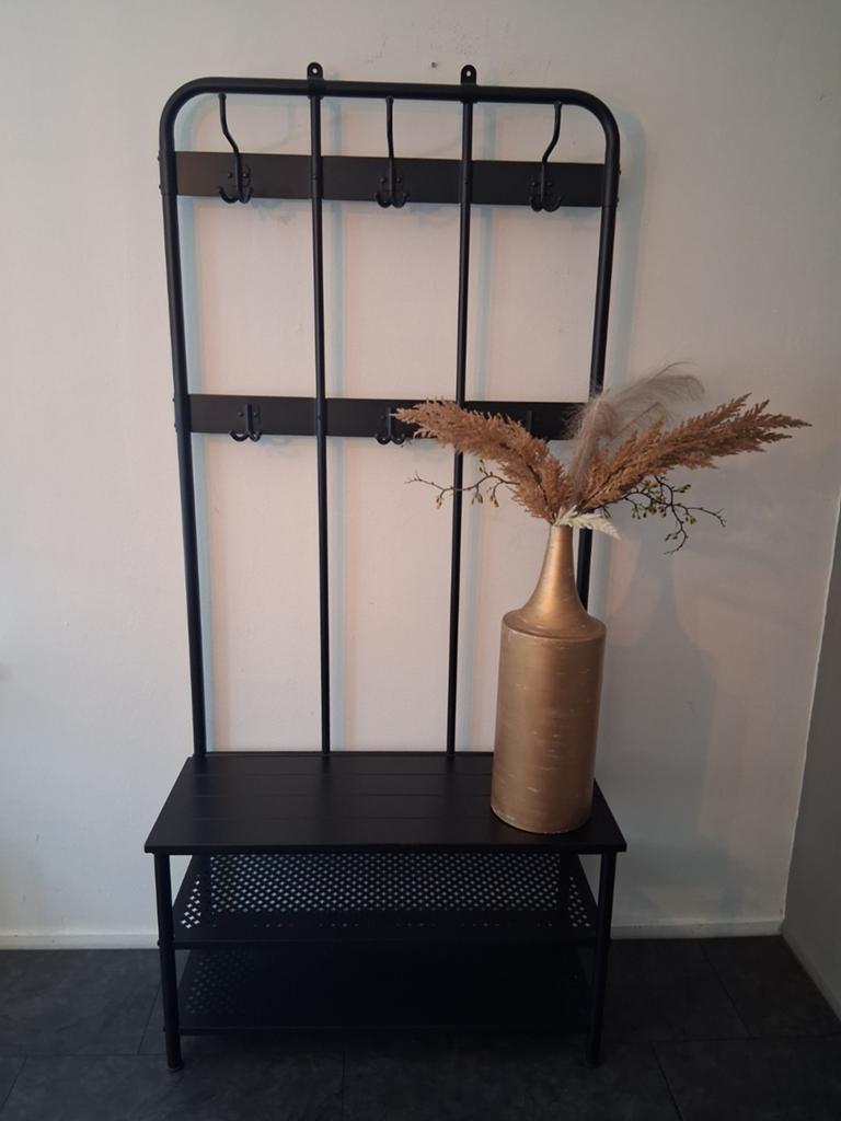 Zwarte kapstok met schoenenrek en zitbankje, Wandkapstok, Ophalen of Verzenden, Zo goed als nieuw, Metaal
