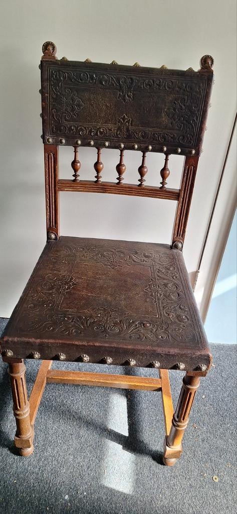 Antieke stoel met bewerkt leer - Alleen ophalen, Antiek en Kunst, Antiek | Meubels | Stoelen en Banken, Ophalen