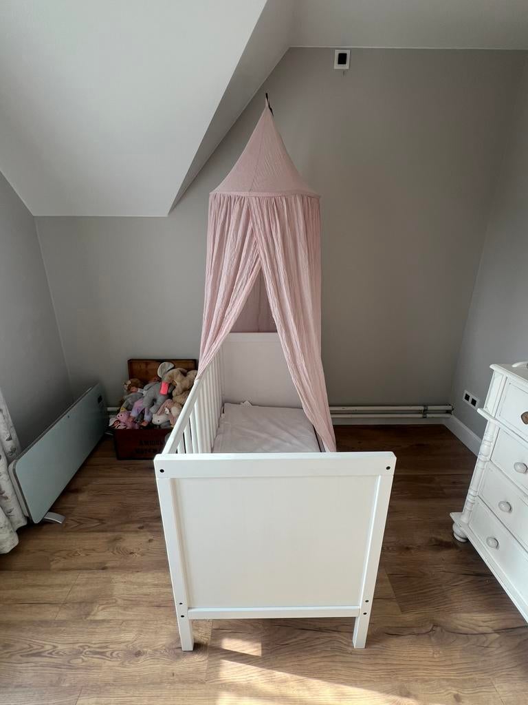 Kinderbed / babybed met toebehoren, Ophalen of Verzenden, Zo goed als nieuw, Jongetje of Meisje