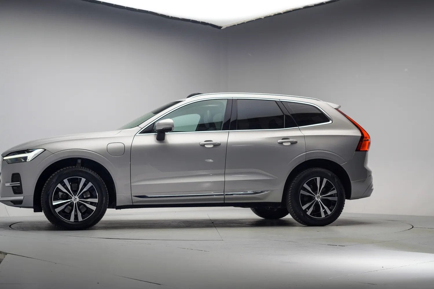 Volvo XC60 2.0 T6 Recharge AWD Inscription [ Panorama Leder, Automaat, Gebruikt, 1969 cc, Automatische klimaatregeling