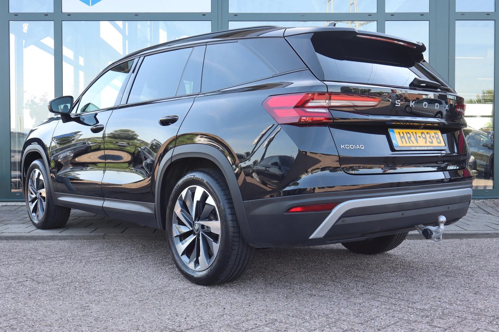 Skoda Kodiaq 1.5 TSI MHEV Business Edition 7p. (bj 2025), 4 cilinders, 150 pk, 7 stoelen, Zwart