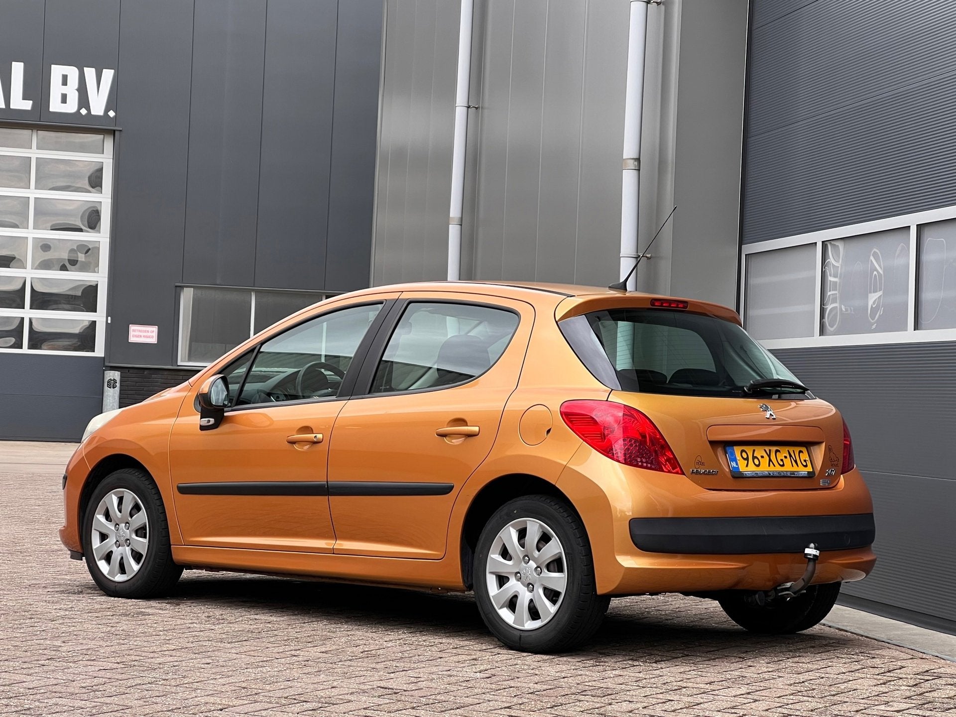 Peugeot 207 1.4-16V Color-line bj.2007 Airco|5 Drs|Nap., Voorwielaandrijving, Stof, 49 €/maand, Bedrijf