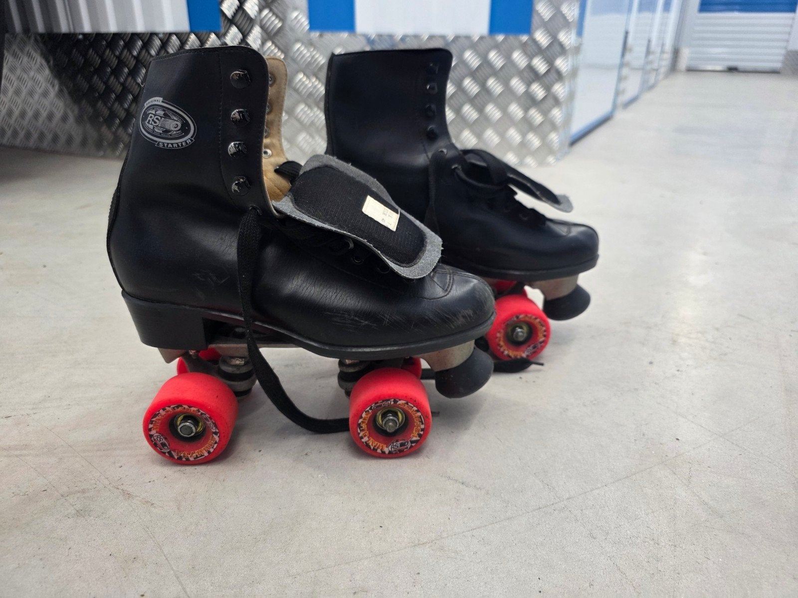 Zwarte Roller Skates - Maat 40 (UK 7), Ophalen of Verzenden, Gebruikt, Dames