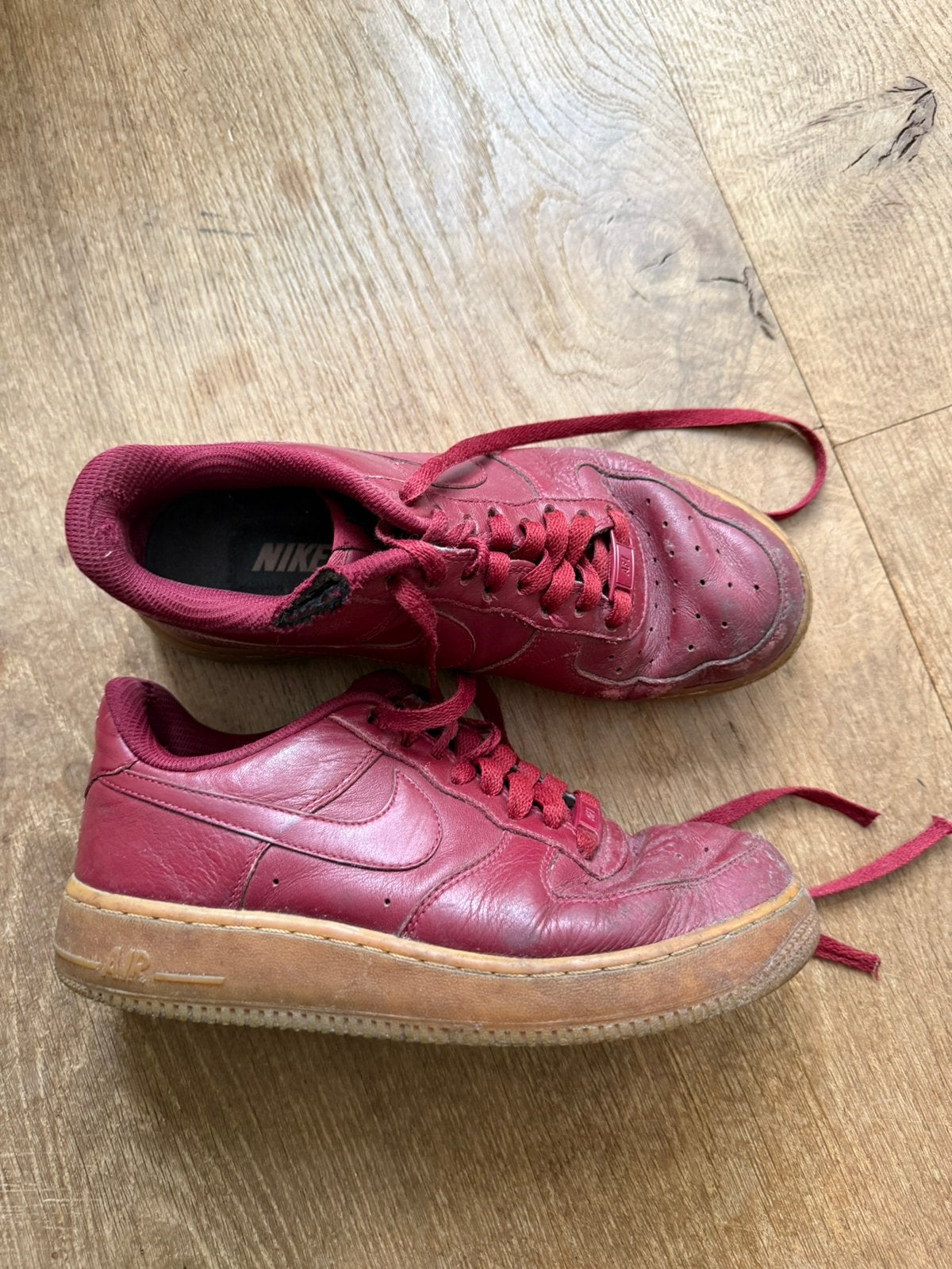 Nike airforce 1 maat 39, Kleding | Dames, Schoenen, Ophalen of Verzenden, Sneakers of Gympen, Gedragen, Rood