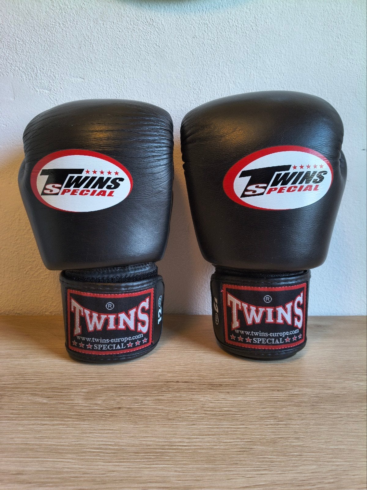 Twins Bokshandschoenen BGVL 3 AIR 12OZ, Verzenden, Zo goed als nieuw, Bokshandschoenen