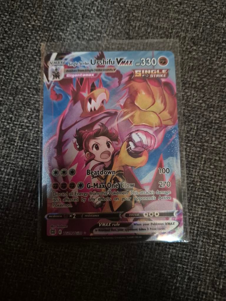 Urshifu VMAX #TG19 Pokemon Brilliant Stars, Ophalen of Verzenden, Zo goed als nieuw