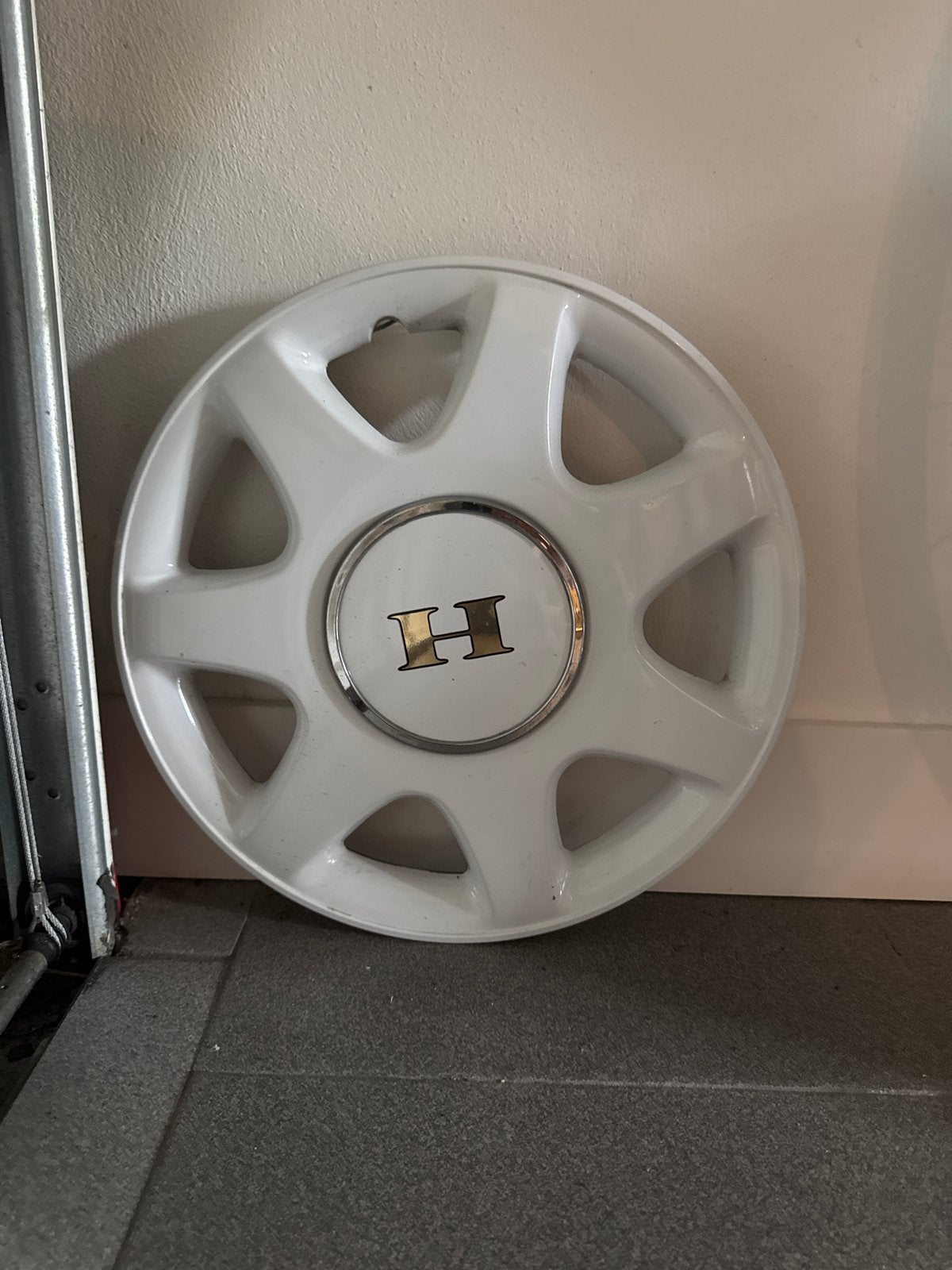 Witte wieldop met 'Hobby' logo, Ophalen of Verzenden, Gebruikt