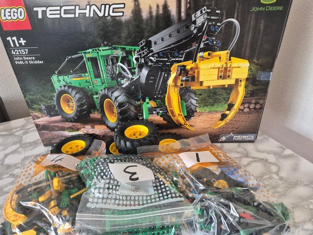 John Deere Skidder, Ophalen, Lego, Zo goed als nieuw, Complete set