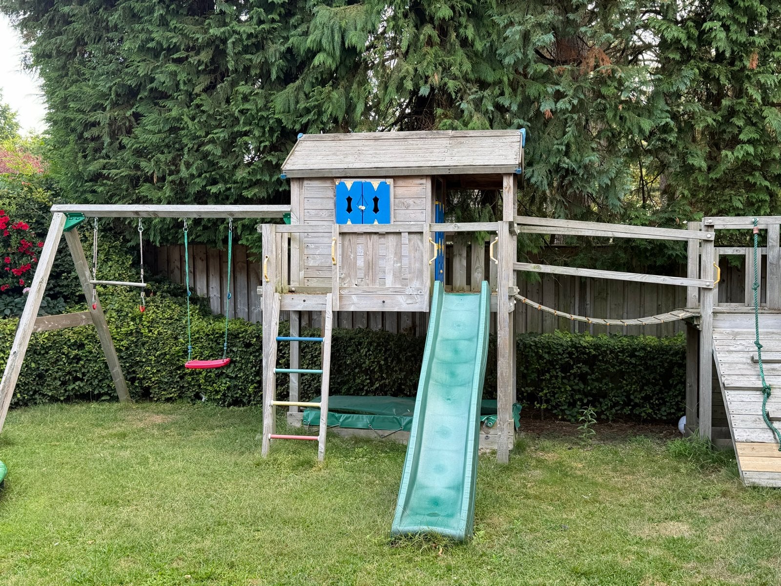 Houten speeltoestel met glijbaan en schommel, Ophalen, Gebruikt, Glijbaan
