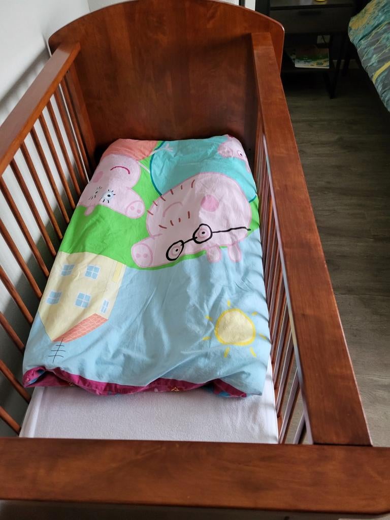 Houten ledikant met matras, dekbed en hoeslakens, Kinderen en Baby's, Babywiegjes en Ledikanten, Ophalen