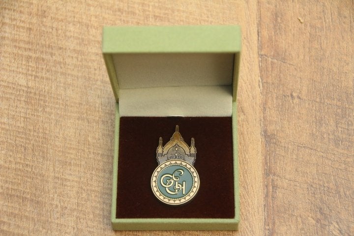 efteling pin  grand hotel, Ophalen of Verzenden, Nieuw, Button of Speldje
