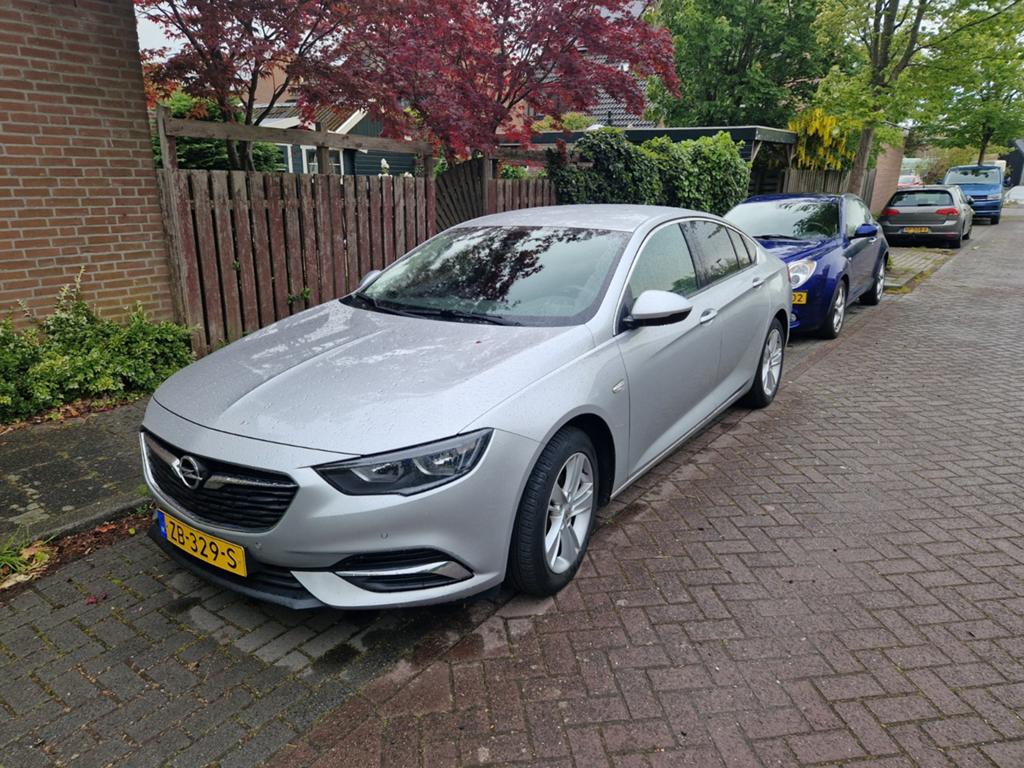 Opel Insignia 1.5 Turbo 140pk Start/stop 2019 Grijs, Auto's, Opel, Voorwielaandrijving, 1341 kg, 4 cilinders, 700 kg