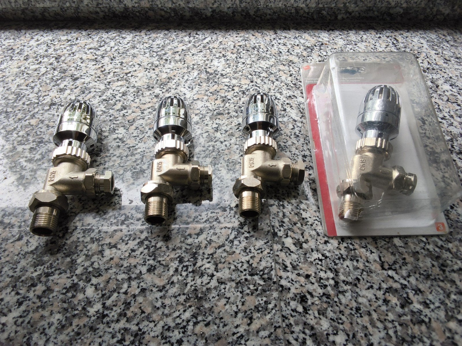 Thermostatische radiator kraan, Ophalen, Minder dan 60 cm, Radiator, Minder dan 30 cm
