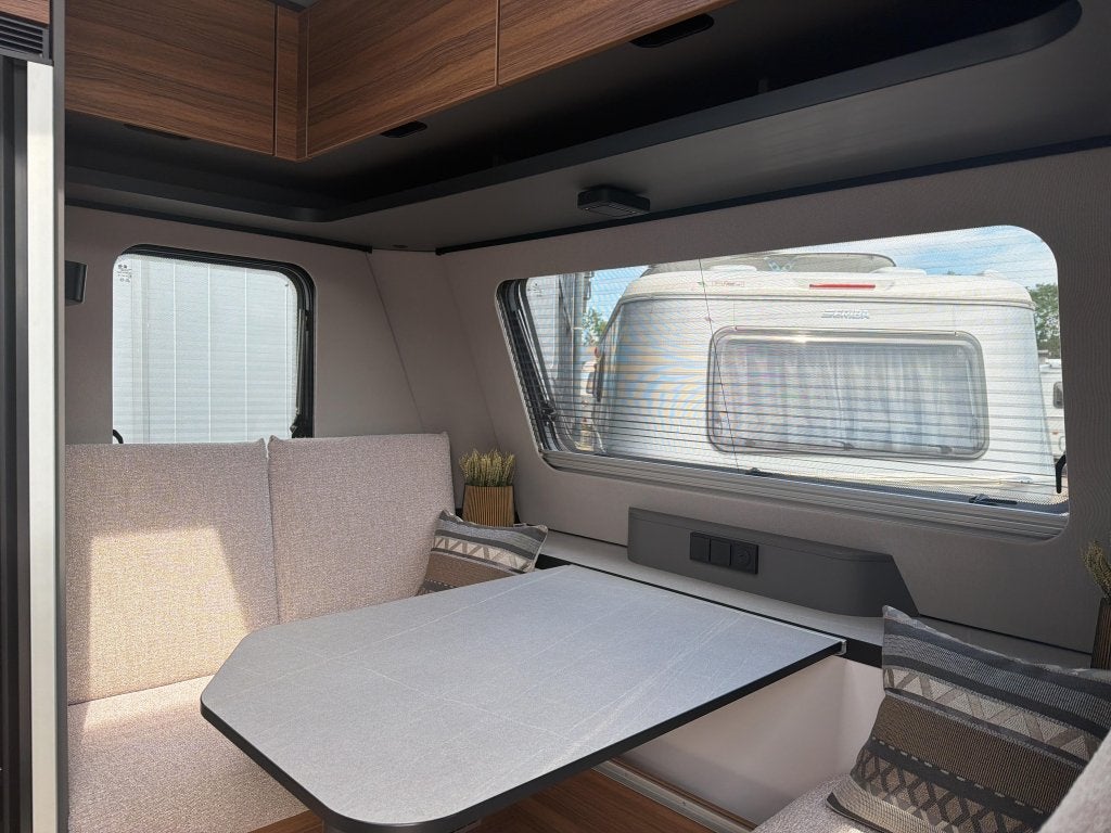 Eriba Novaline 442 Airco Mover nieuwstaat unieke kans, Caravans en Kamperen, Overige typen, Standaardzit, Schokbreker, Bedrijf
