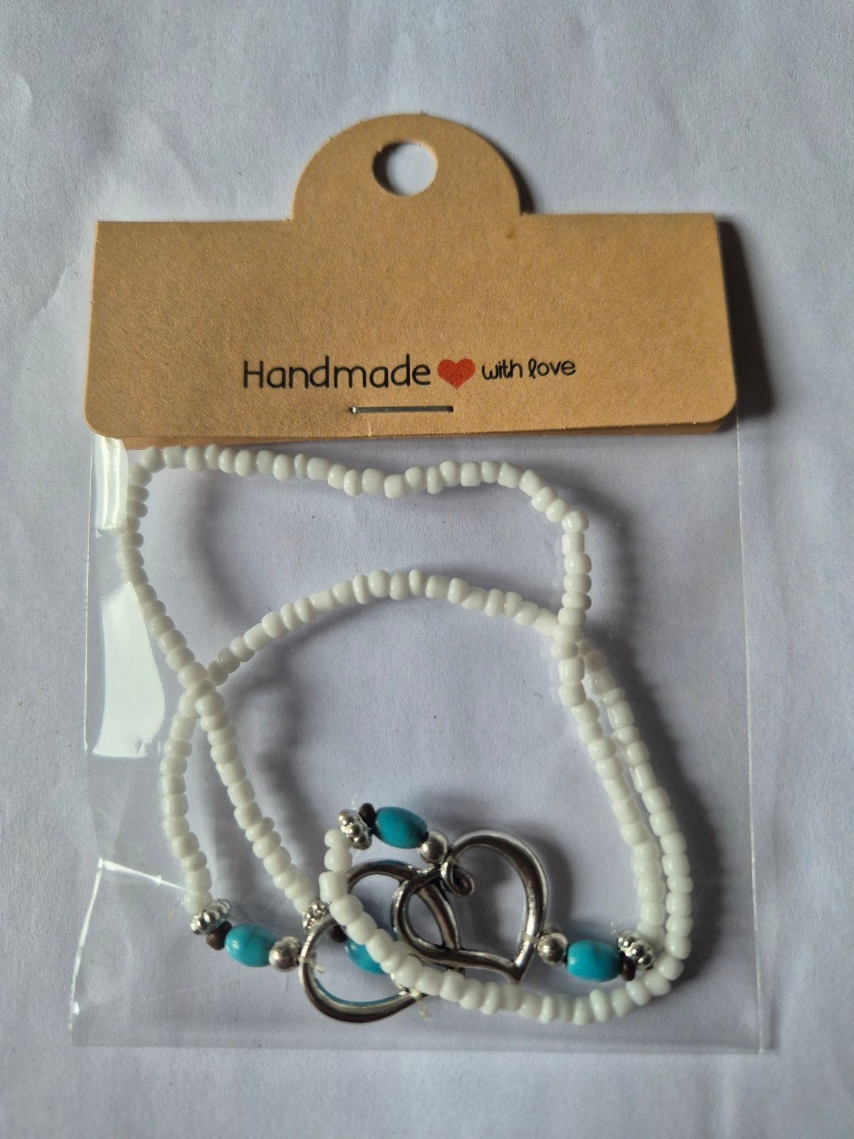 Handgemaakte Armband met Hartjes en Turquoise Accent, Overige materialen, Wit, Nieuw, Ophalen of Verzenden