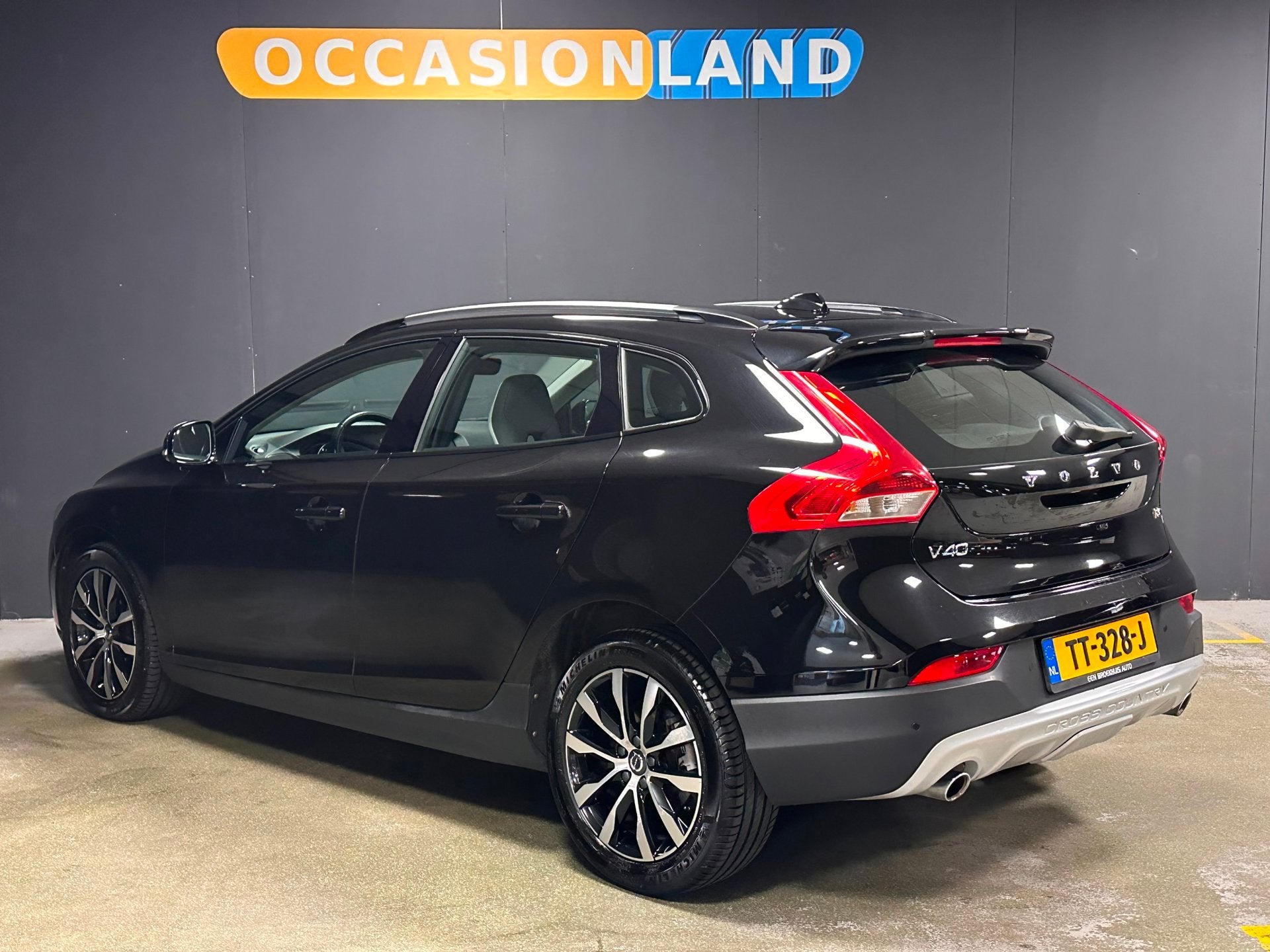 Volvo V40 Cross Country 1.5 T3 Dynamic Edition|STOELV|LED|CR, Auto's, Volvo, Stof, 4 cilinders, 700 kg, Zwart