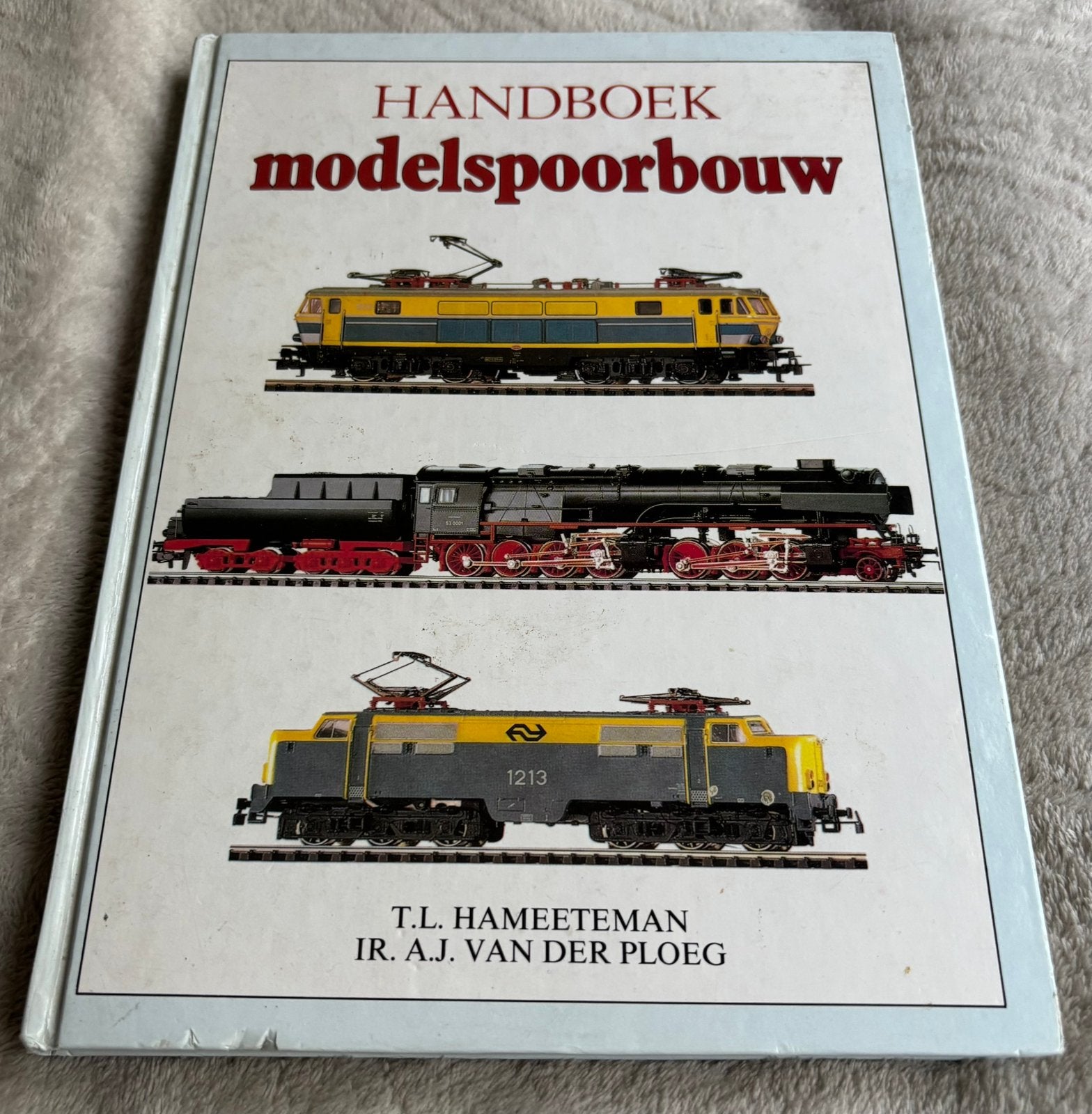 Handboek Modelspoorbouw hc. Nederlands, Ophalen of Verzenden, Gelezen