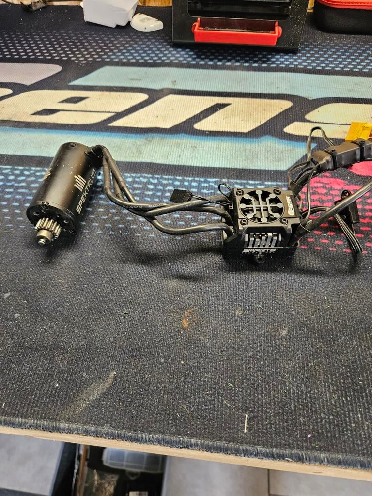 Spektrum motor en regelaar 2050kv, Hobby en Vrije tijd, Modelbouw | Radiografisch | Auto's, Ophalen of Verzenden, Gebruikt, Elektro