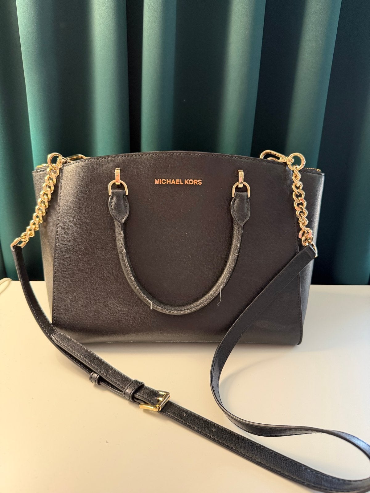 Michael Kors Handtas Zwart met Gouden Details, Ophalen of Verzenden, Gebruikt, Zwart, Handtas