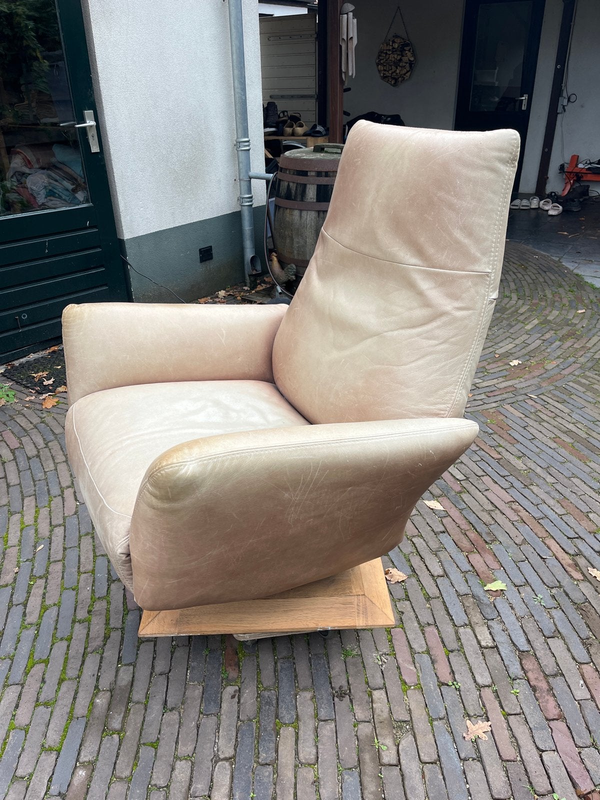 Leren relaxfauteuil met elektrische verstelling, Ophalen, Gebruikt, Leer, 75 tot 100 cm