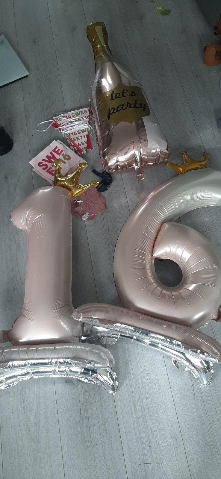 Sweet 16 Feestpakket - Ballonnen en Versiering, Hobby en Vrije tijd, Feestartikelen, Ophalen, Gebruikt, Versiering, Verjaardag