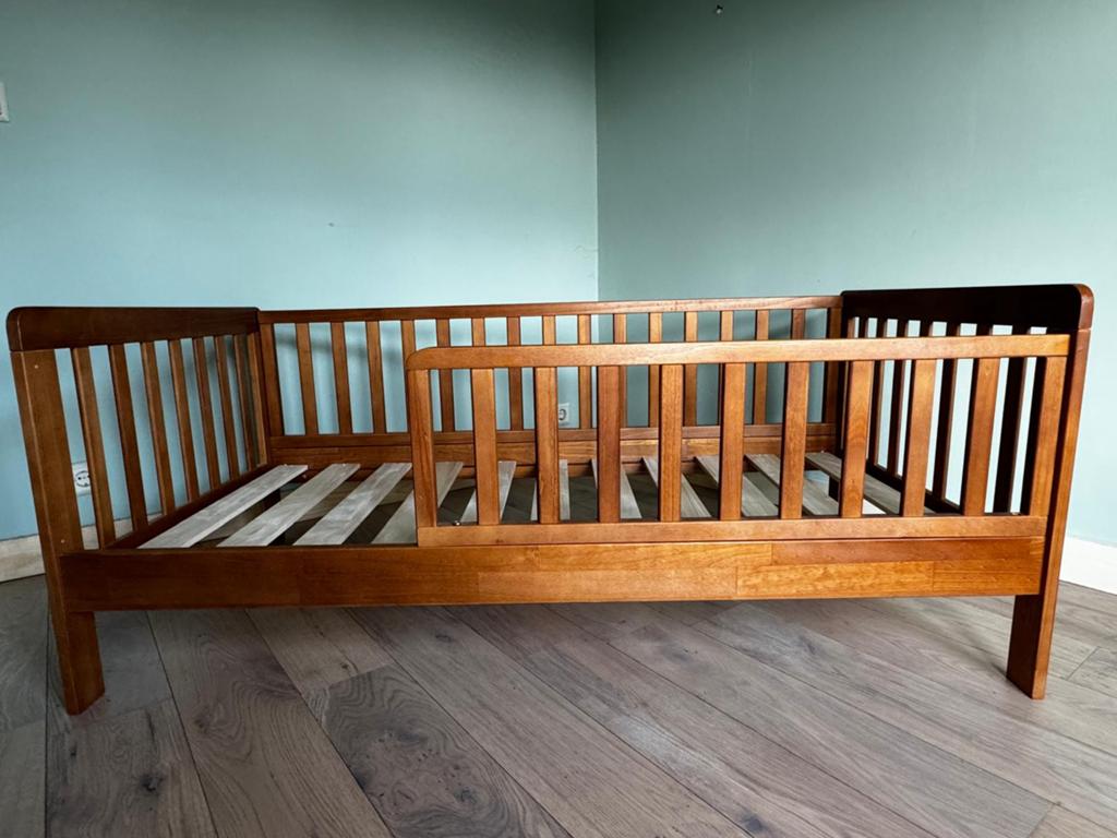 Peuterbed Petit Amelie, Ophalen, Zo goed als nieuw, 140 tot 160 cm, 70 tot 85 cm