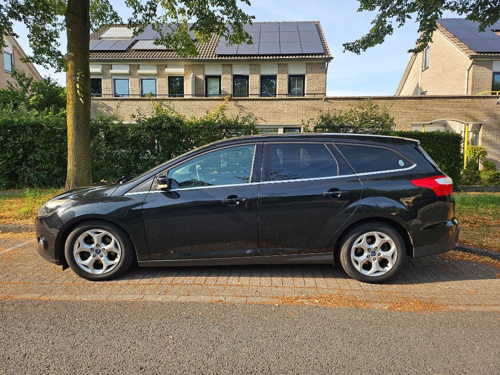 Ford Focus 1.6 Tdci 77Kw ECOnetic Titanium 2013 Zwart, Auto's, Stof, 4 cilinders, Zwart, Origineel Nederlands