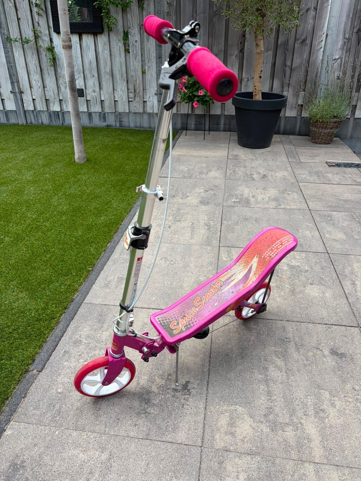 Roze Space Scooter voor urenlang speelplezier, Fietsen en Brommers, Ophalen, Gebruikt, Overige typen, Space Scooter