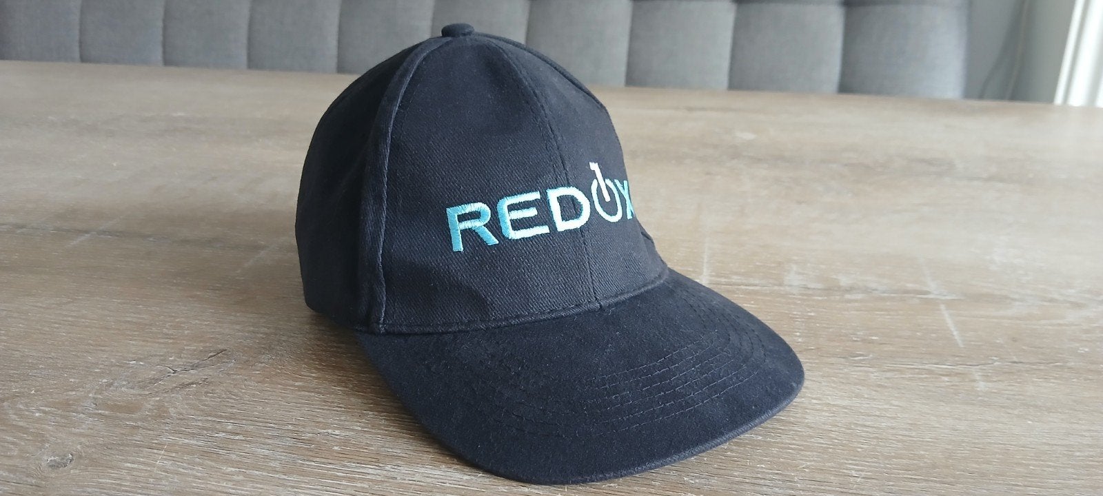 Zwarte pet met REDOX 1 one logo cap petje reclame, Onbekend, One size fits all, Ophalen of Verzenden, Pet