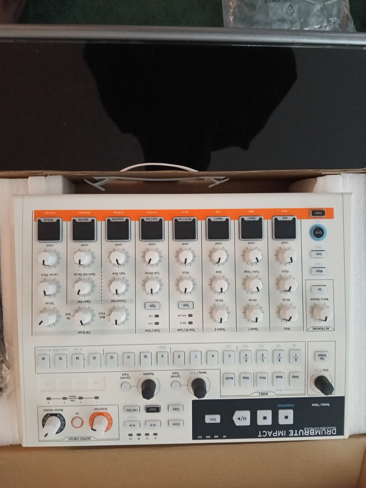 Drumbrute impact 1984 analog drum synthesizer nieuw in doos, Muziek en Instrumenten, Drumcomputers, Ophalen, Nieuw, Overige merken