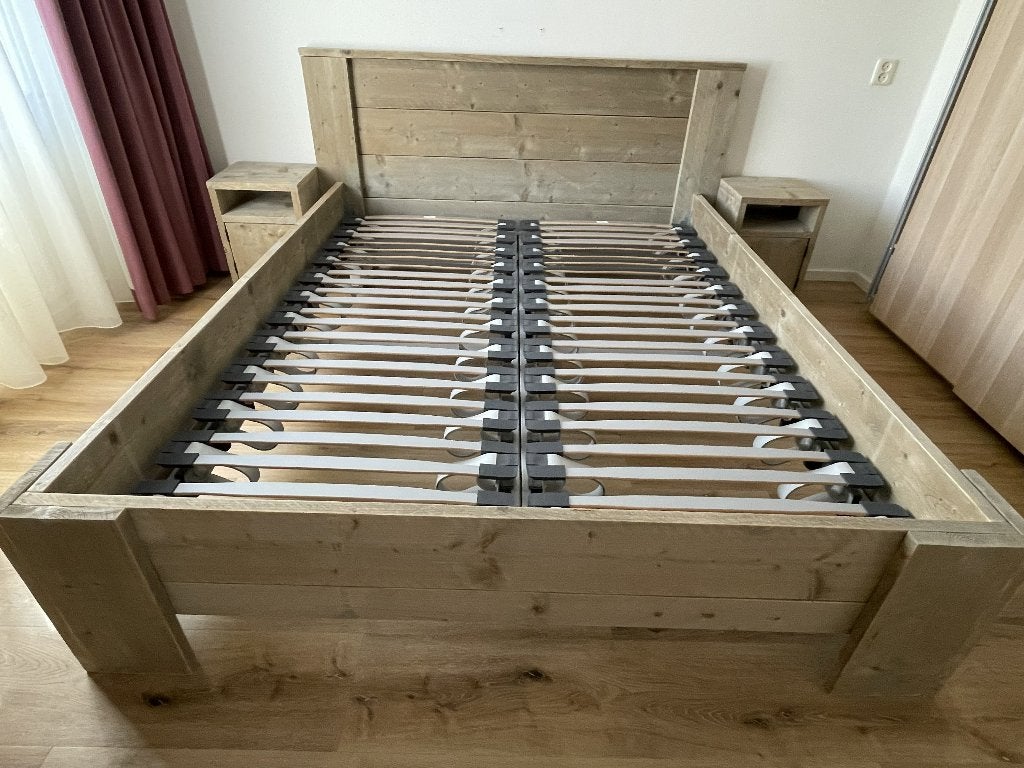 Tweepersoonsledikant, Ophalen, Steigerhout, Tweepersoons, Zo goed als nieuw