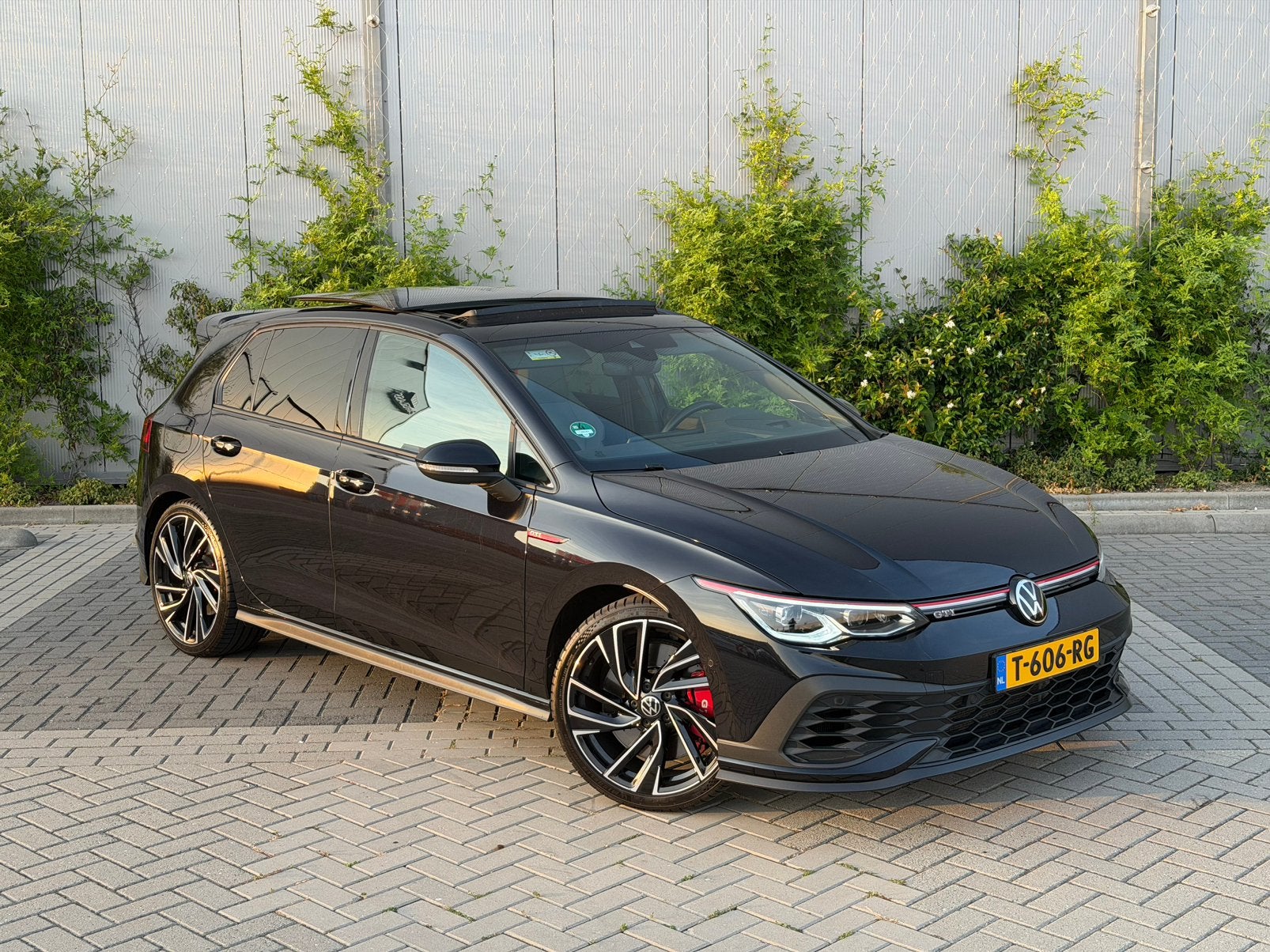 Volkswagen Golf Gti Clubsport 2021 Pano, Leer, HUD, H&K, IQ, 4 cilinders, 1984 cc, Zwart, 75 €/maand