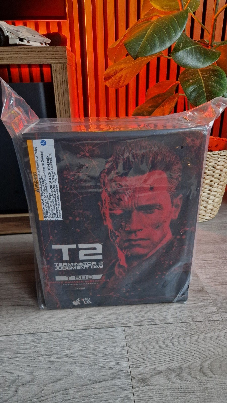 Hot Toys 1/6 Terminator 2 2.0 Battle Damaged ONGEOPEND, Verzamelen, Ophalen of Verzenden, Nieuw