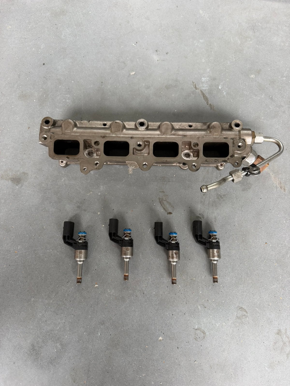 Injectors met inlaat 03C906036F Volkswagen 1.4 TSI CAXA, Ophalen of Verzenden, Gebruikt, Seat