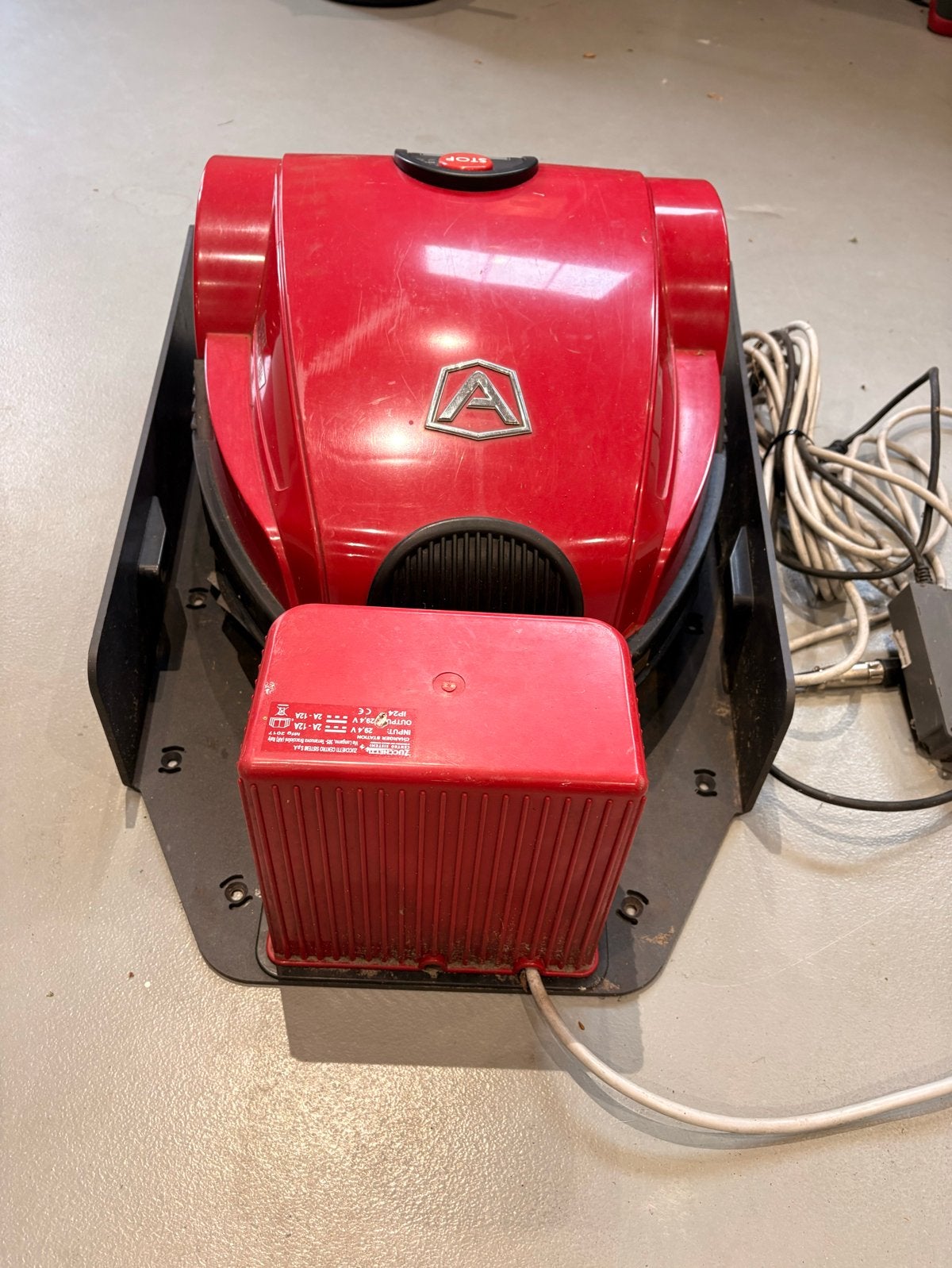 Ambrogio L30 Elite Robotmaaier - Gebruikt, Ophalen, Cirkelmaaier, Gebruikt, Minder dan 30 cm