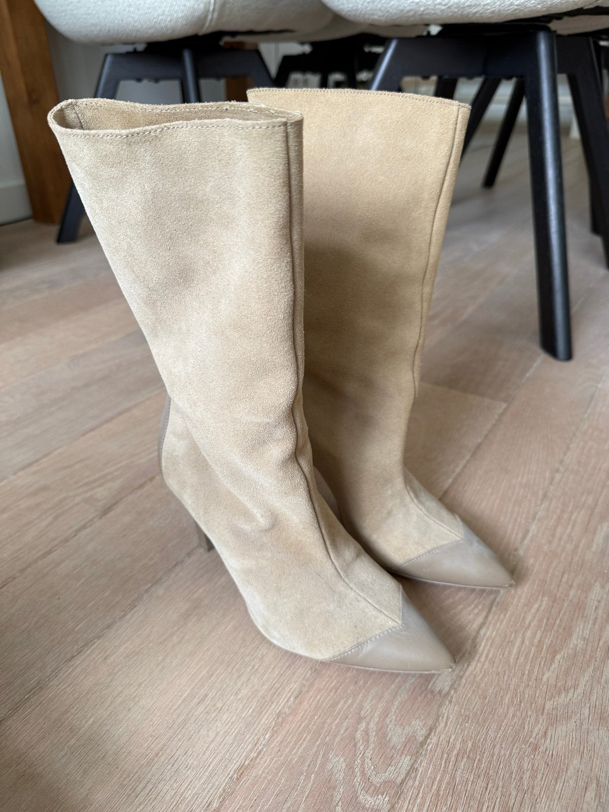 Zara suède laarzen met hak - Beige mt.38, Beige, Lage of Enkellaarzen, Ophalen of Verzenden, Zo goed als nieuw