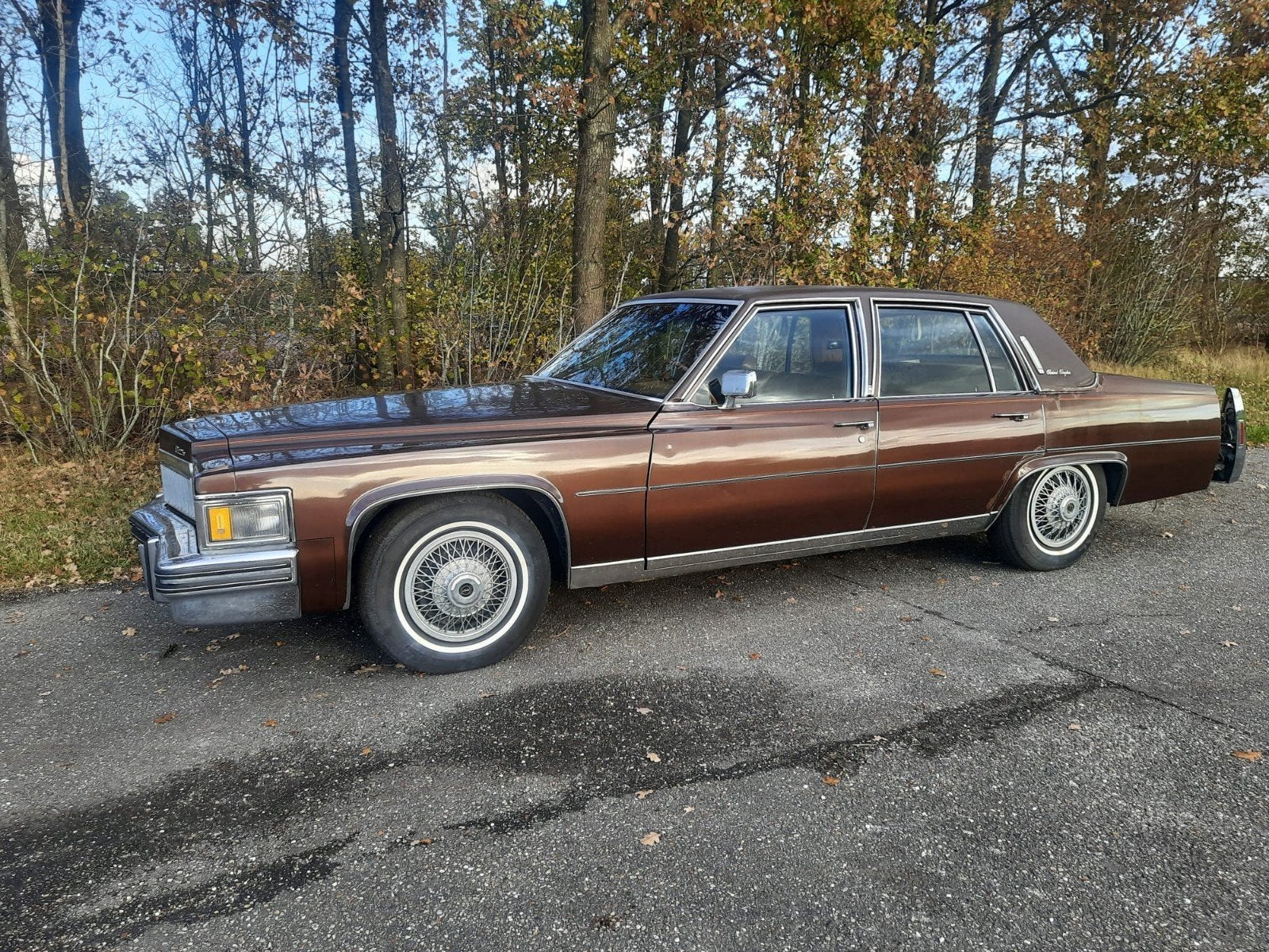 Cadillac Fleetwood Brougham 1978 – LPG – Wegenbelastingvrij, Automaat, Achterwielaandrijving, 8 cilinders, Bruin