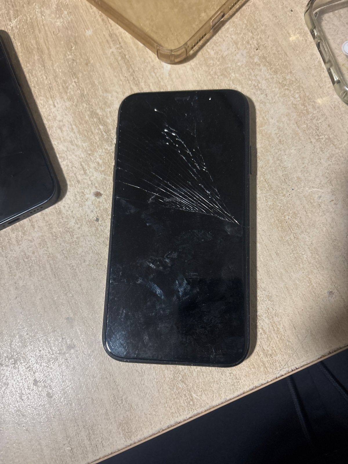 Defecte iPhone XR - Voor- en achterkant kapot, Ophalen, Zwart, IPhone XR, 64 GB