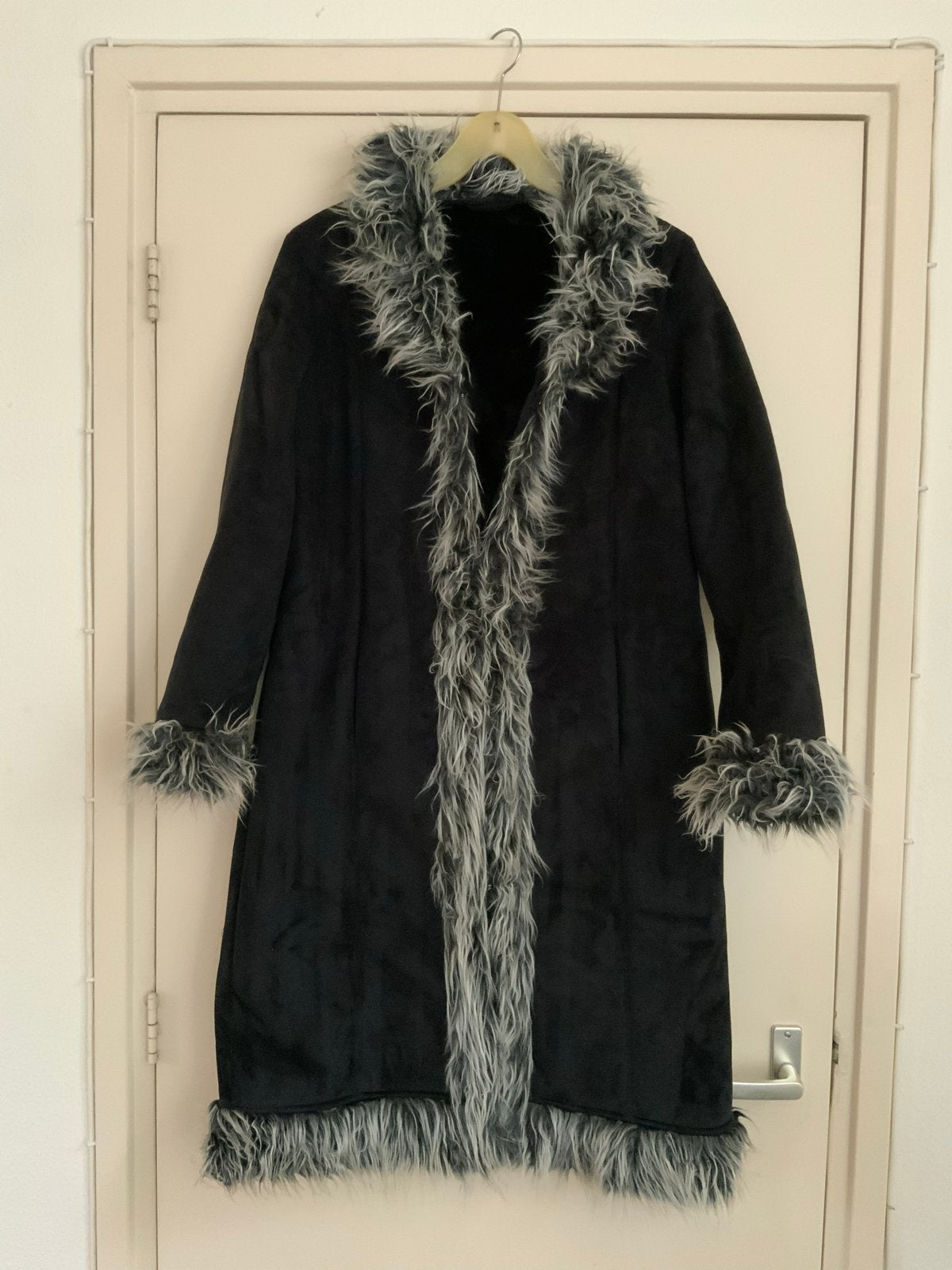 Vintage Zwarte Jas met Nepbont Kraag en Manchetten, Ophalen, Gedragen, Maat 38/40 (M), Zwart