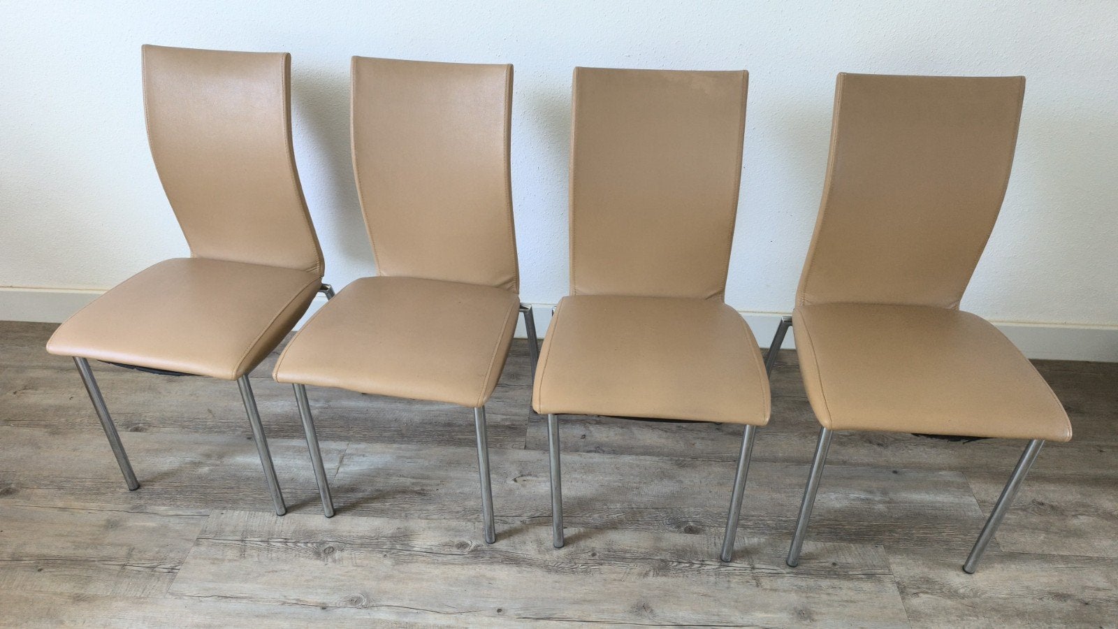 GRATIS: Set van 4 gebruikte beige eetkamerstoelen, Ophalen, Gebruikt, Overige kleuren, Modern
