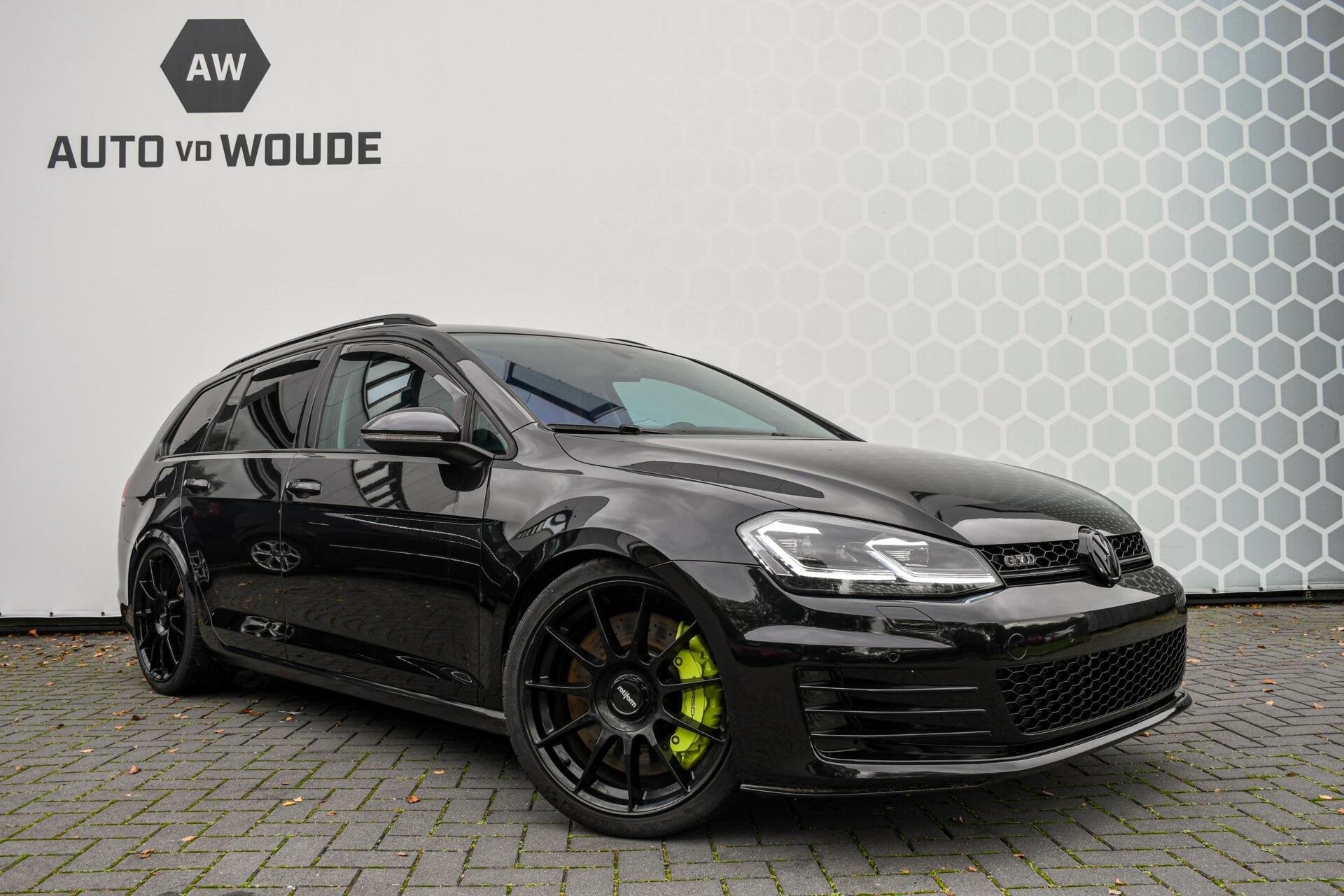 VW Golf Variant 1.6 TDI Highline Porsche remmen Airride Led, Voorwielaandrijving, Gebruikt, 4 cilinders, Zwart