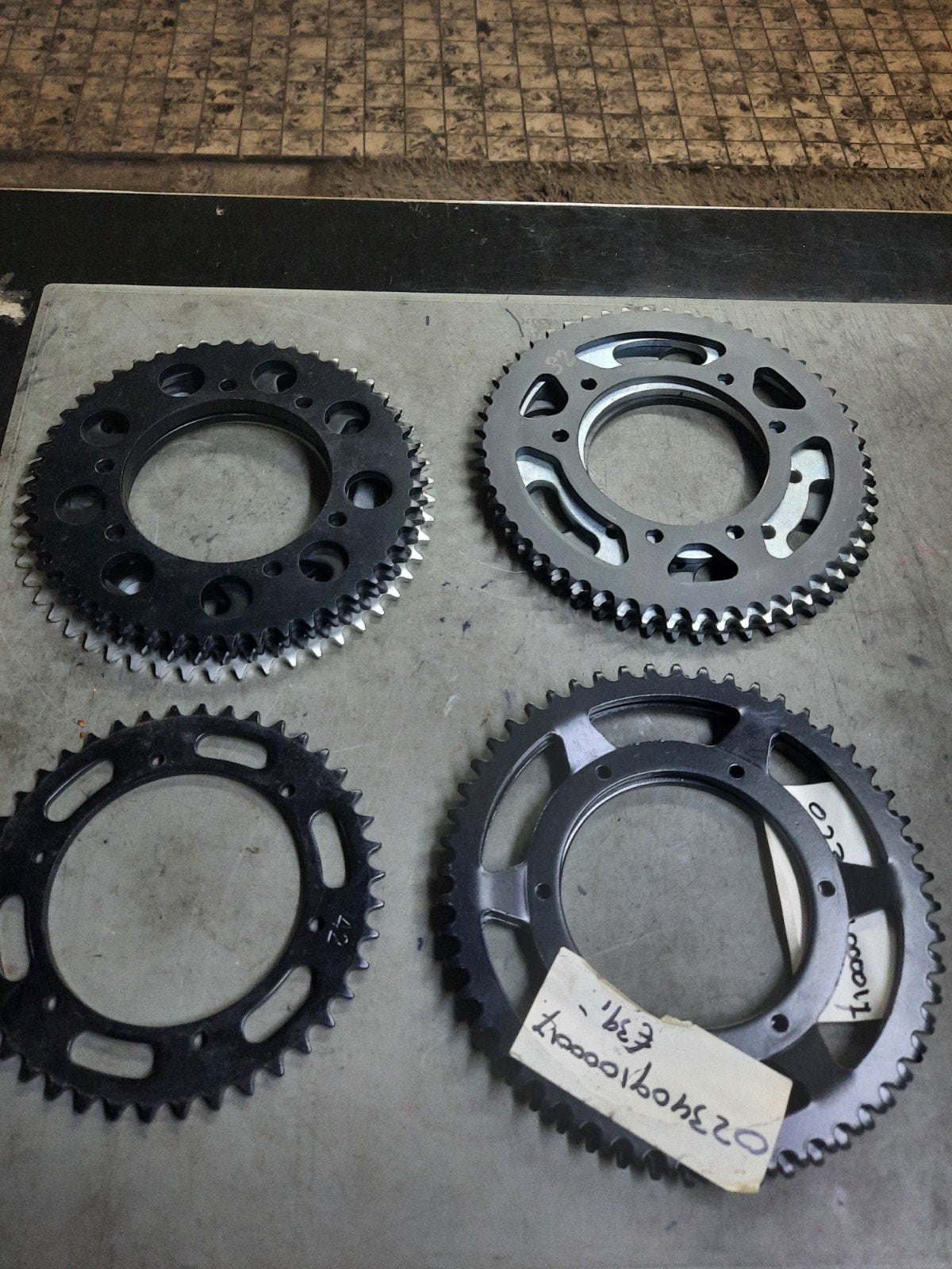 motorhispania tandwielen, Ophalen