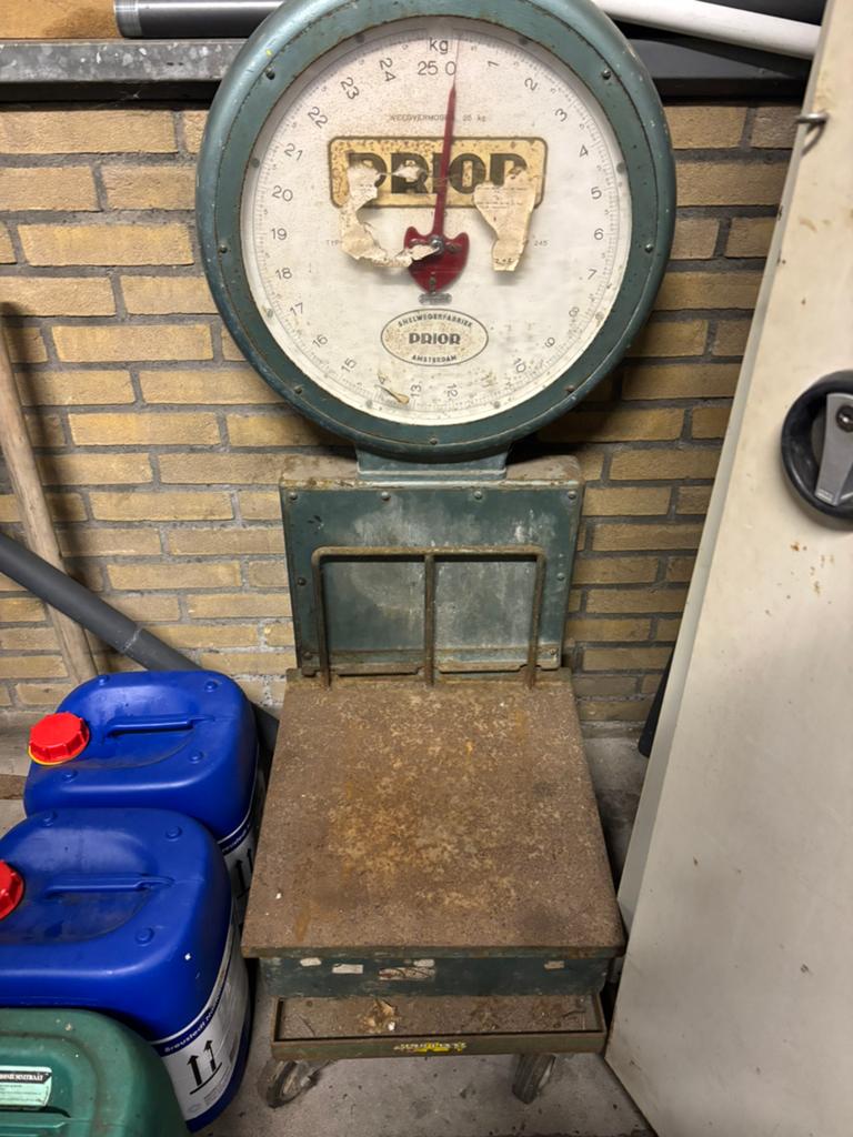 Antieke industriële platformweegschaal – Prior, Ophalen