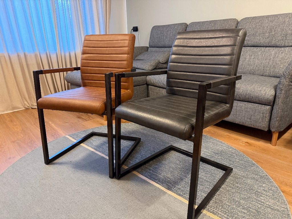 Eeetkamerstoelen WOOOD Bas, Huis en Inrichting, Stoelen, Ophalen, Twee, Overige materialen, Zo goed als nieuw
